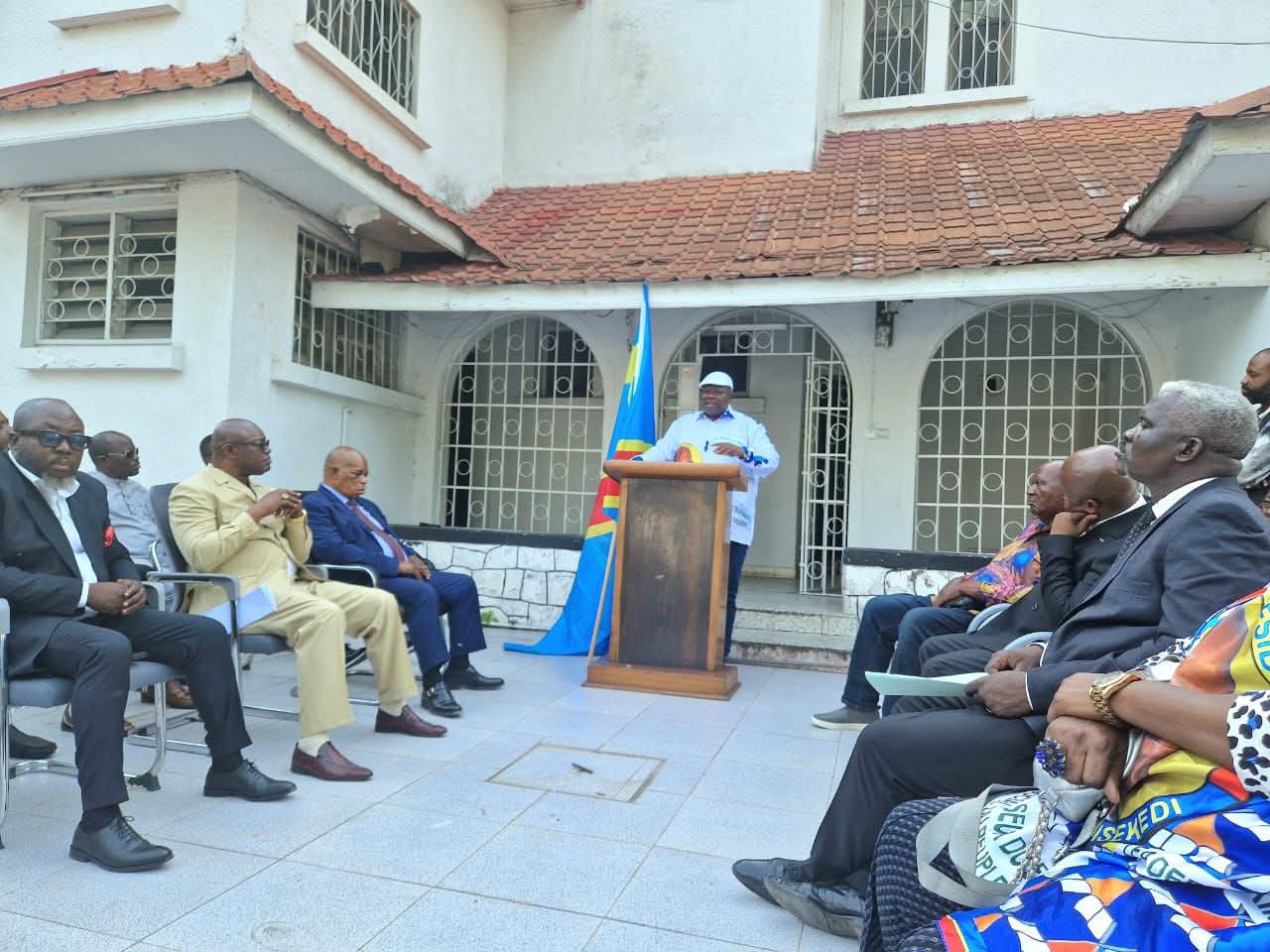 RDC : Les compagnons d’Étienne Tshisekedi montent au front et convoquent un conclave à Kinshasa